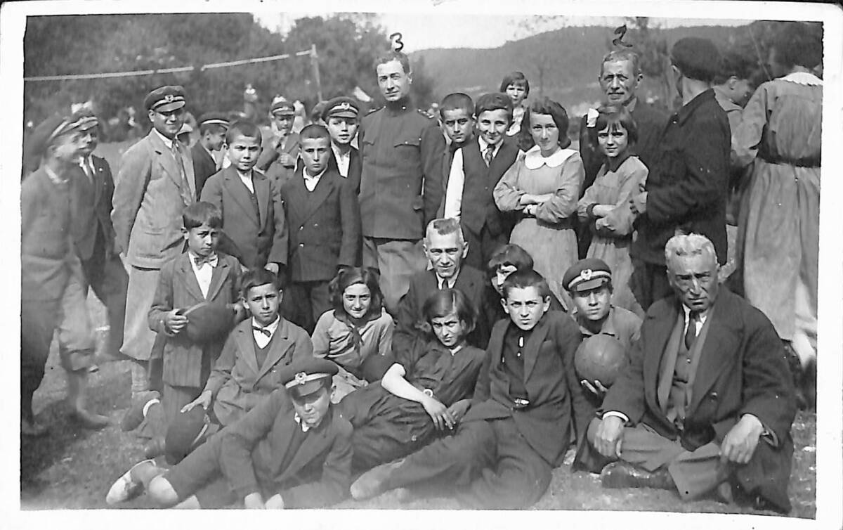 Eğitim Tarihi – İlkokul Öğrencileri ve Öğretmenleri, 5 Mayıs Hatırası, 1934 Tarihli Fotokart FT16 - 1