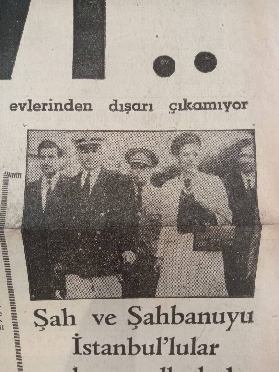 Ekspres Gazetesi 20 Haziran 1967 - Şah Ve Şahbanuyu İstanbul'lukar Çılgınca Alkışladı - Selma Güneri Sinemaya Rest Çekti! GZ143851 - 2