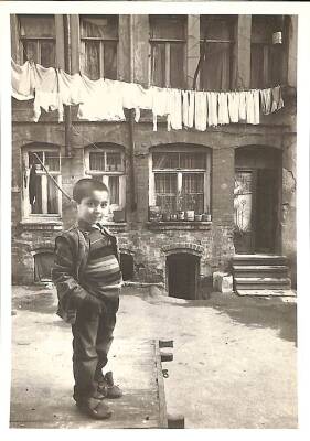 Erdal Yazıcı Yarınımız Umudumuz Çocuklar Kitabından Kartpostal KRT12778 - 1