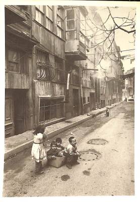 Erdal Yazıcı Yarınımız Umudumuz Çocuklar Kitabından Kartpostal KRT12788 - 1