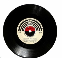 Ersen ve Dadaşlar (1974) – Döne Sevdiğim Derman Bulunmaz PLAK (107.5) PLK18486 - 2