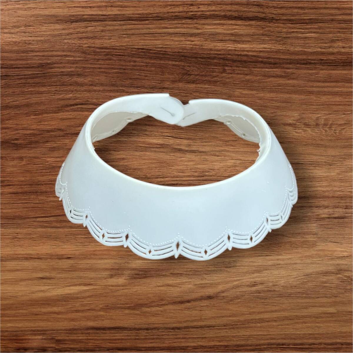Eski Öğrenci Plastik Yakalık Kullanılmamış -70 Ler #SKZ295 (N) - 2
