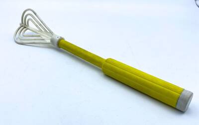 Eski Plastik Mekanizmalı Kek Çırpıcısı 1970ler OYN39 (N) - 1