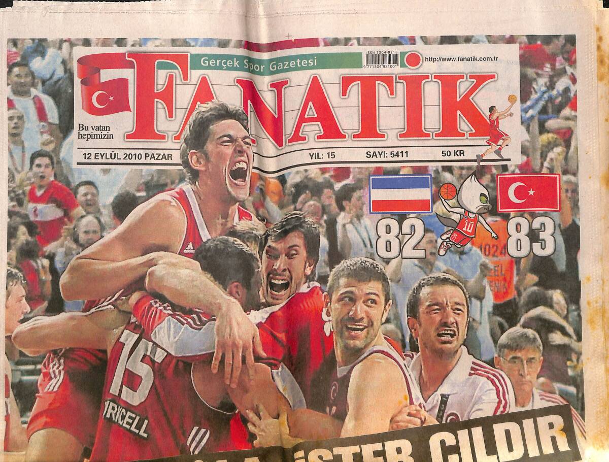 Fanatik Gazetesi 12 Eylül 2010 - İster Ağla, İster Çıldır 12 Dev Adam Finalde - İnönü'de Dev Coşku GZ132427 - 1