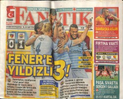 Fanatik Gazetesi 19 Ekim 2015 - İyileşen Burak Yılmaz , Benfica Sınavında Sahada GZ100474 - 2