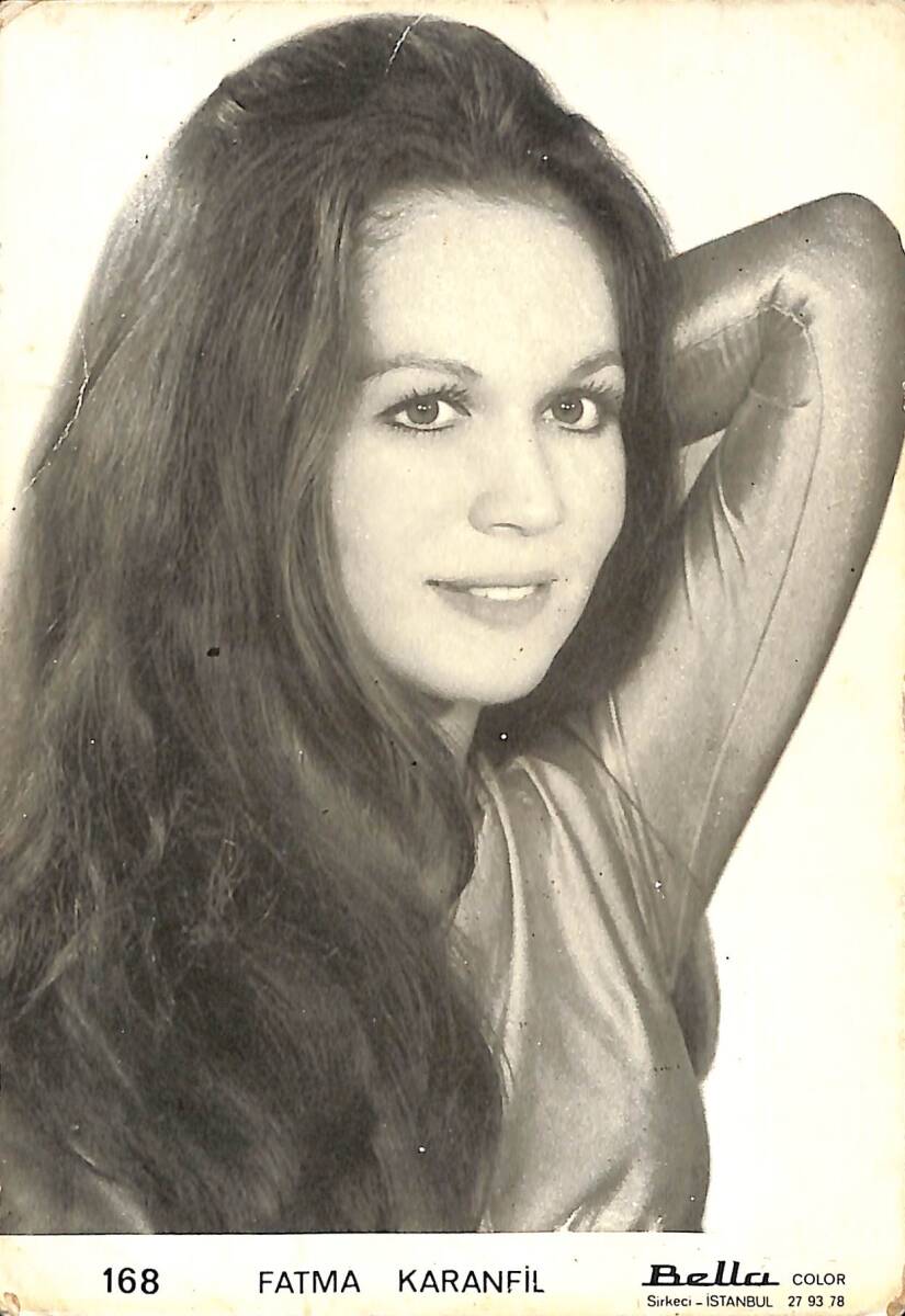 Fatma Karanfil Siyah-Beyaz Kartpostal (Küçük Boy) KRT24244 - 1
