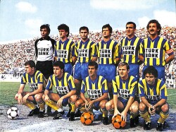 Fener 1984-1985 Takım Kadrosu Kartpostal (Orta Boy) KRT22301 - Gökçekoleksiyon