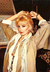 Filiz Akın Kartpostal (Küçük Boy) KRT23861 - Gökçekoleksiyon