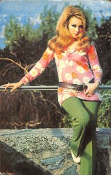 Filiz Akın Kartpostal (Küçük Boy) KRT23910 - Gökçekoleksiyon