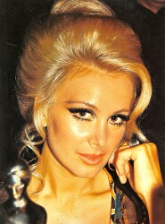 Filiz Akın Kartpostal (Orta Boy) KRT22078 - Gökçekoleksiyon