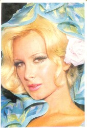 Filiz Akın Kartpostal (Orta Boy) KRT22079 - Gökçekoleksiyon