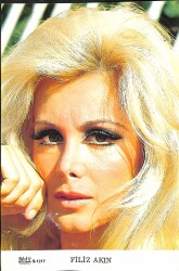 Filiz Akın Orta Boy Kartpostal KRT18910 - Gökçekoleksiyon