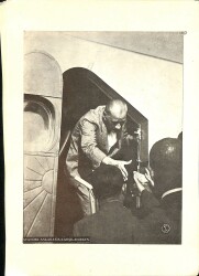 Film Radyo Televizyon ile Eğitim Merkezi – Atatürk Fotoğraf Sayfaları Atatürk Ankarada Karşılanırken KRT19749 - Gökçekoleksiyon