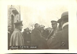 Film Radyo Televizyon ile Eğitim Merkezi – Atatürk Fotoğraf Sayfaları Atatürk T.B.M.M Önünde KRT19758 - Gökçekoleksiyon