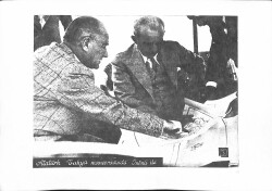 Film Radyo Televizyon ile Eğitim Merkezi – Atatürk Fotoğraf Sayfaları Atatürk Trakya Manevrasında İnönü İle KRT19743 - Gökçekoleksiyon