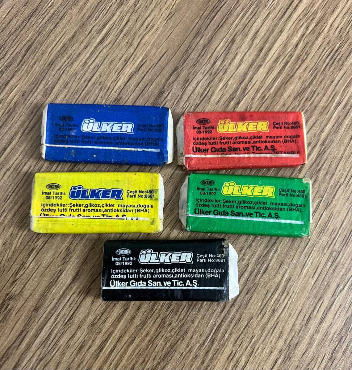 FİNAL 92 (ÜLKER) Ünlü Futbolcular Serisi Beş Farklı Renk Lot# SKZ1918 - 4