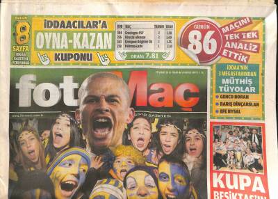 Fotomaç Gazetesi 19 Şubat 2012 - Fenerbahçe , 2-1 Geriye Düştüğü Maçı Futbol Dehası Alexle Çevirdi GZ124580 - 1