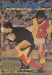 Fotospor Dergisi 8 Nisan 1968 Sayı 83 - Onursal İle Yasin Ankaradaki Maçta Yer Alamayan İki Genç NDR86063 - Gökçekoleksiyon