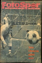Fotospor Dergisi 8 Nisan 1969 Sayı 135 - Salim F. Bahçenin Golünü Atıyor NDR85631 - Gökçekoleksiyon