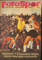 Fotospor Dergisi Sayı 35 - Gençlerimiz, 4-0 kazandıkları Belçika Maçında Rakip Kaleyi Sıkıştırıyorlar NDR85652 - Gökçekoleksiyon