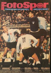 Fotospor Haftalık Spor Dergisi 15 Ekim 1968 Sayı110 Antrenör M.Giriç Gerçeği AçıkladıUmduğumu Bulamadım NDR85637 - Gökçekoleksiyon