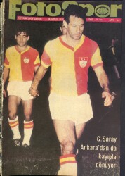 Fotospor Haftalık Spor Dergisi 18 Aralık 1967 Sayı67 Galatasarayın Ümidi Aykaça Kaldı,Beşiktaş Antrenörü İlk Raundu Kazandı NDR86047 - Gökçekoleksiyon