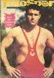 Fotospor Haftalık Spor Dergisi 20 Kasım 1967 Sayı 63 - Ahmet Ayık Güreşimizin Yüzakı, Ptt Takımı Bir Maçtan Önce NDR86107 - Gökçekoleksiyon
