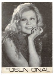 Füsun Önal Siyah Beyaz Kartpostal KRT7635 - Gökçekoleksiyon