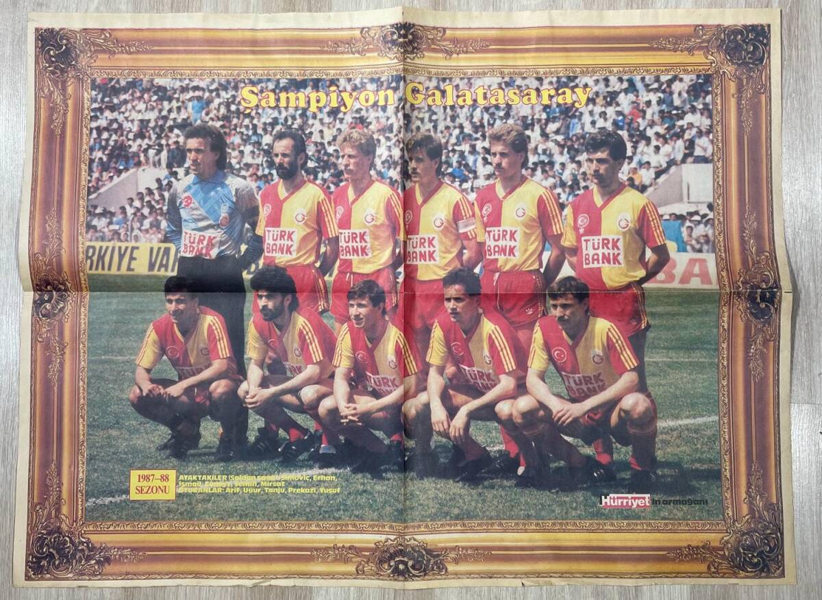 Galatasaray 1987-88 Sezonu Dev Boy Oyuncu Kadrosu Şampiyonluk Posteri GZ136734 - 1