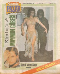 Gazete Pazar Dergisi 22 Ocak 1989 Sayı 16 - Tüm Kraliyet Ailesi , Beatricein Vaftiz Töreninde Bir Araya Geldi NDR78025 - Gökçekoleksiyon