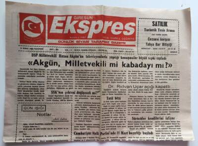 Giresun Exspres Gazetesi 14 Şubat 2000 - Akgün ,Milletvekili Mi Kabadayı Mı? GZ39191 - 1