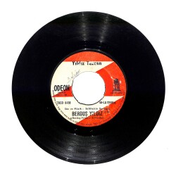 Yıldız Tezcan - Berduş Yıldız / Uzat Serçe Parmağını PLAK (10/8) PLK23974 - Gökçekoleksiyon