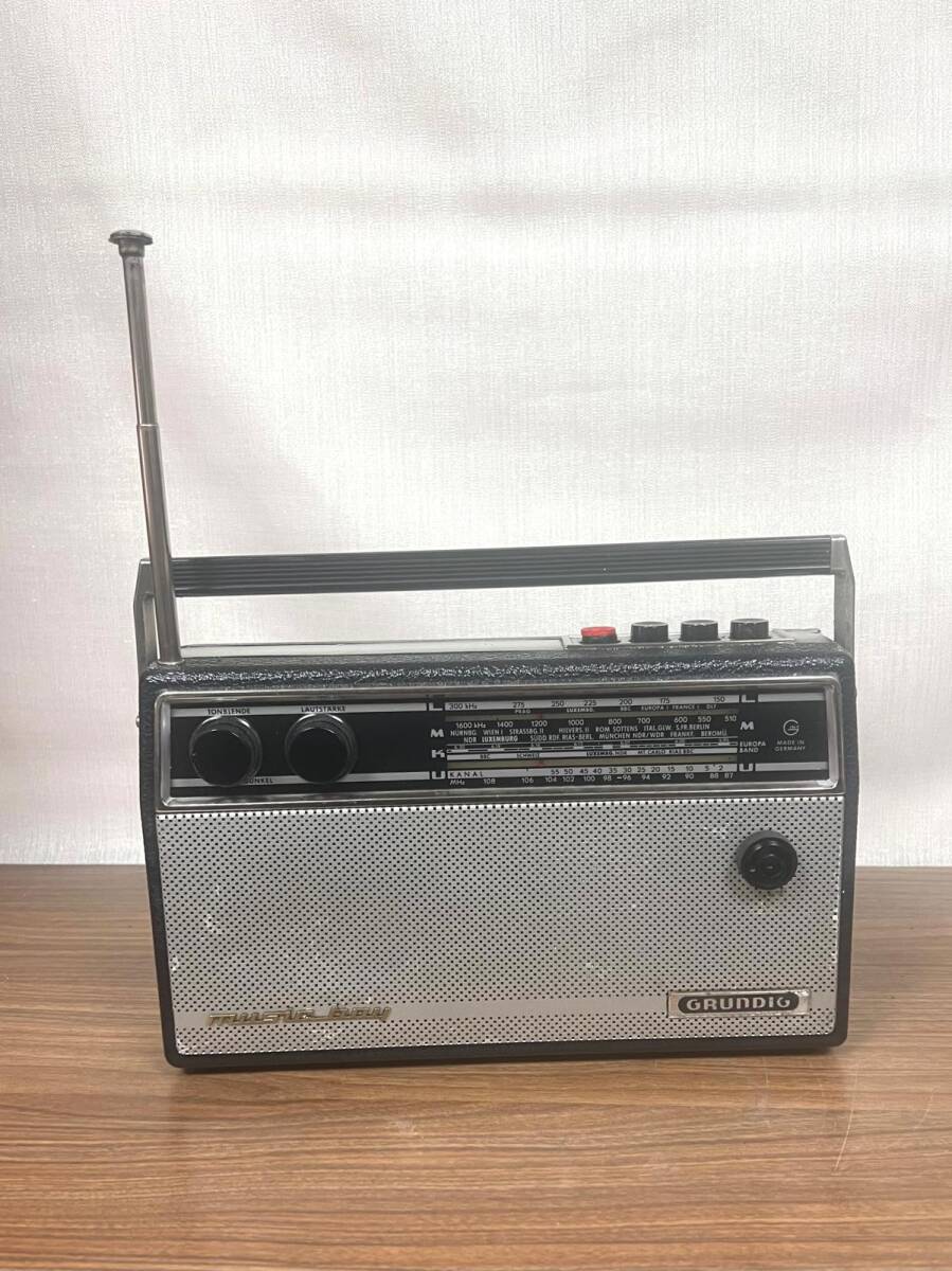 GRUNDIG Musıc Boy Antika Nostalji Radyo RDY98 - 1