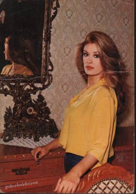 Gülşen Bubikoğlu Kartpostal KRT447 - 1