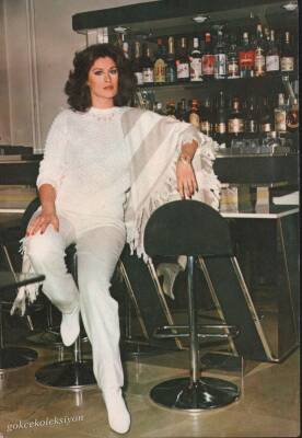 Gülşen Bubikoğlu Kartpostal KRT468 - 1