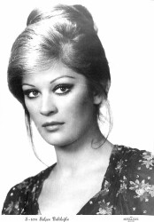 Gülşen Bubikoğlu Orta Boy Kartpostalı KRT430 - Gökçekoleksiyon