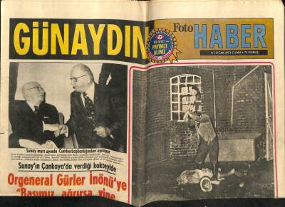 Günaydın Gazetesi 12 Ocak 1973 - Sunayın Çankayada Verdiği Kokteyl GZ58104 - 1