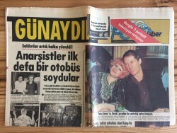 Günaydın Gazetesi Foto Haber Eki 22 Ağustos 1977 - Fatoş Şenerin David Carradine İle Çektirdiği Hatıra Fotoğrafı GZ72810 - 2