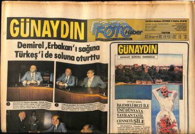 Günaydın Gazetesi Foto Haber Eki 23 Temmuz 1977 - Demirel Erbakanı Sağına Türkeşi Soluna Oturttu GZ55826 - 1