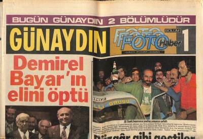 Günaydın Gazetesi Foto Haber Eki 24 Mayıs 1974 - Demirel Bayarın Elini Öptü GZ81805 - 1