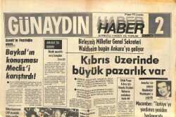 Günaydın Gazetesi Haber 2 Eki 19 Şubat 1975 - Baykalın Konuşması Meclisi Karıştırdı ! GZ102326 - 2