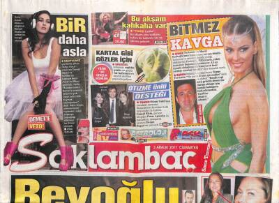 Günaydın Gazetesi Saklambaç Eki 3 Aralık 2011 - Acun Ilıcalı , Tüm Ekibini Toplayıp Sinema Keyfi Yaptı GZ113016 - 1