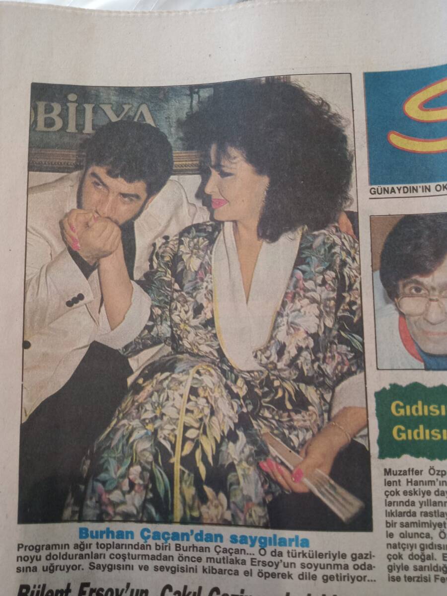 Günaydın Gazetesi Saklambaç Eki 8 Şubat 1990 - Bülent Ersoy'u Öpen Öpene! - Michael Jackson'un Portresi 5 Milyara Satıldı! GZ142260 - 2