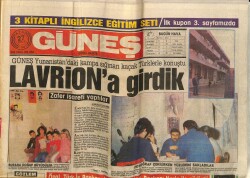 Güneş Gazetesi 27 Aralık 1987 - Özal , Eşini Öperek Kutladı GZ62650 - 1