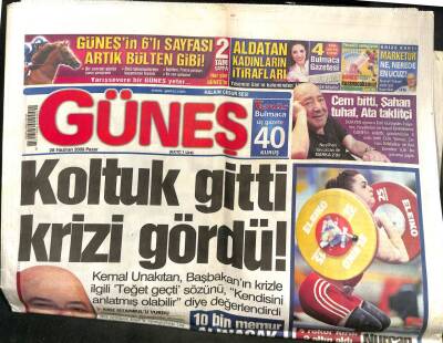 Güneş Gazetesi 28 Haziran 2009 - Sezen Aksu Sahneye Gelinlikle Çıktı GZ113342 - 1
