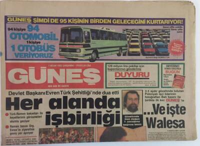 Güneş Gazetesi 7 Nisan 1982 - Devlet Başkanı Evren Türk Şehitliğinde Dua Etti GZ18405 - 1