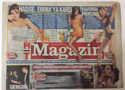 Haber Türk Gazetesi 17 Nisan 2010 - Demet AkalınAfişi Olmuş , Gece 4te Görmeye Gitmiş GZ26418 - 1