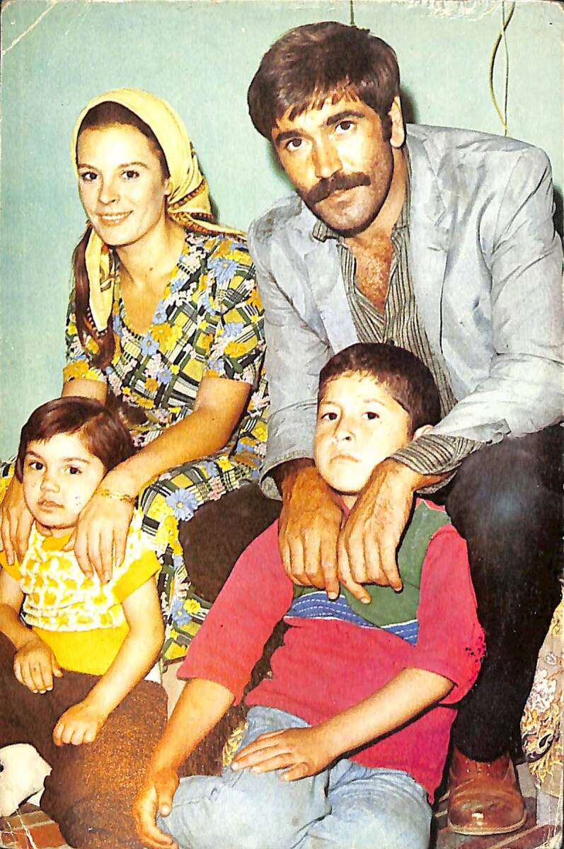 Hakan Balamir - Hülya Koçyiğit Kartpostal (Küçük Boy) KRT23064 - 1