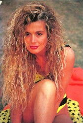 Harika Avcı Kartpostal KRT1951 - Gökçekoleksiyon