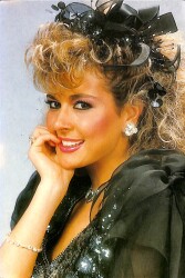 Harika Avcı Kartpostal KRT8632 - Gökçekoleksiyon